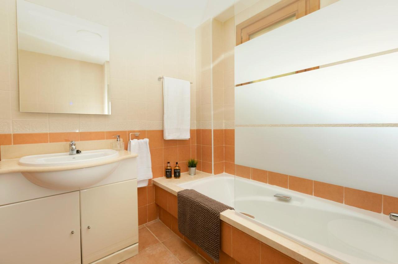 Pura Villa- Buganvillas Ayamonte Eksteriør billede